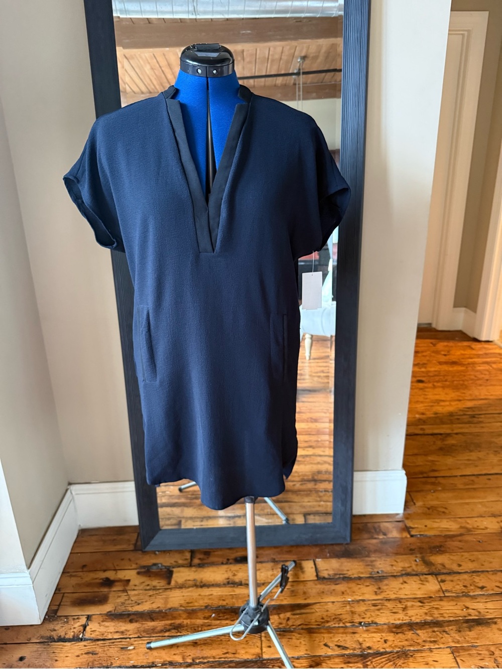 NWT ASTR the Label | Navy Crepe Shift Dress | Size XS